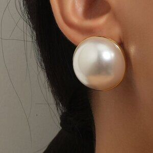 "Qamar" Dome Pearl Earrings